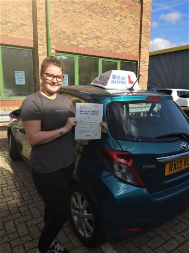 Ruby Cooper Of Bracknell Berkhsire Who Passed Her Driving Test First Attempt Blue Driving School 